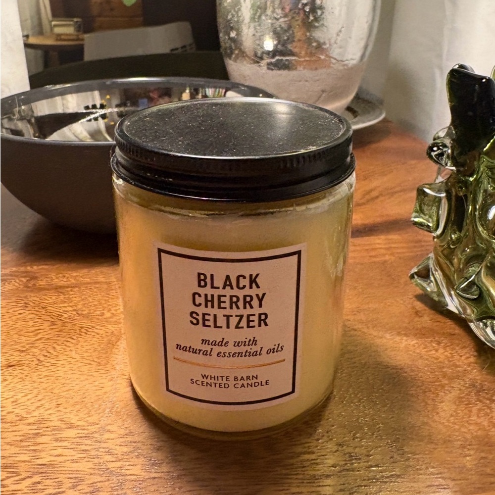 White Barn Bath & Body Works candle Black Cherry + Cherry Seltzer NEW - Picture 4 of 5
